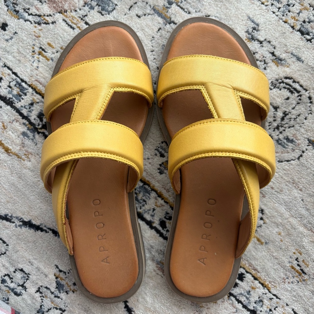 Bopied Tendence Apropo Women’s Yellow Dual-Strap Slide Sandals